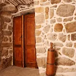Miklica Nyaraló Klis